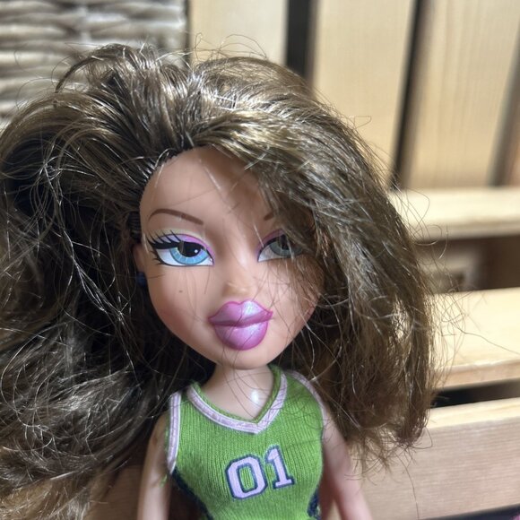 Vintage Bratz Doll 2001 MGA Redressed Outfit Pink coat Tan boots Long brown hair - Picture 3 of 6